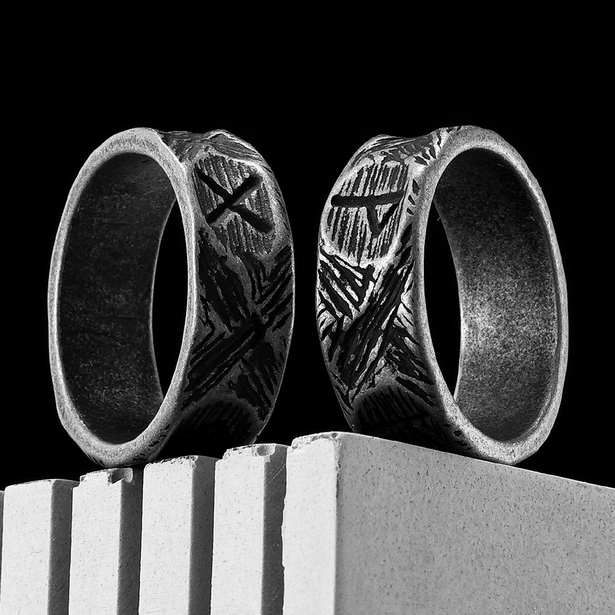 Minimalism Retro Viking Runes  - Vintage Fashion Newtown avis et prix