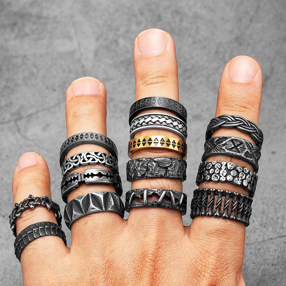 Minimalism Retro Viking Runes  - Vintage Fashion Newtown avis et prix