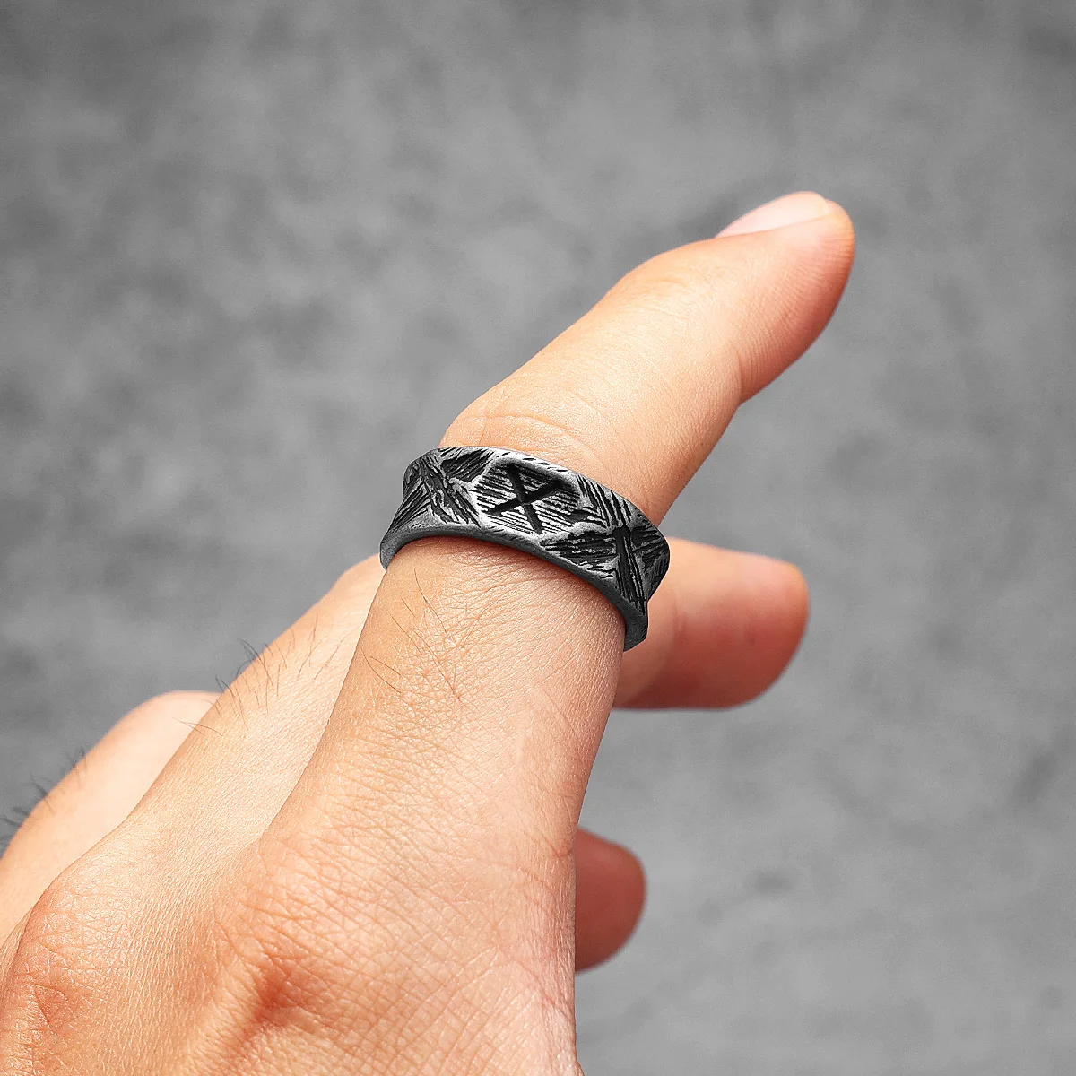 Minimalism Retro Viking Runes  - Vintage Fashion Newtown avis et prix