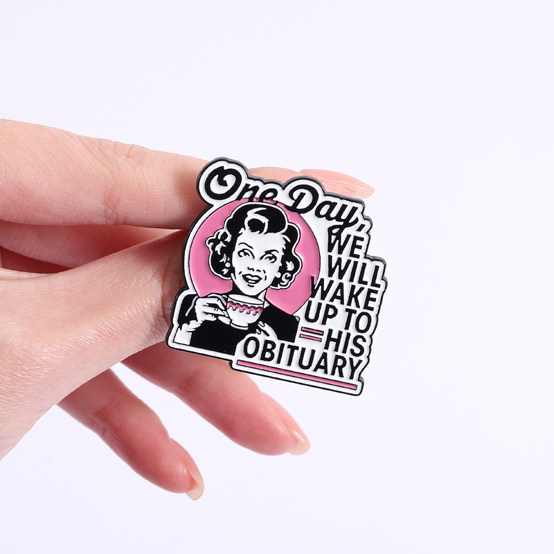 Dark Humor Housewife Pin Sarca - Vintage Fashion Obituaries avis et prix